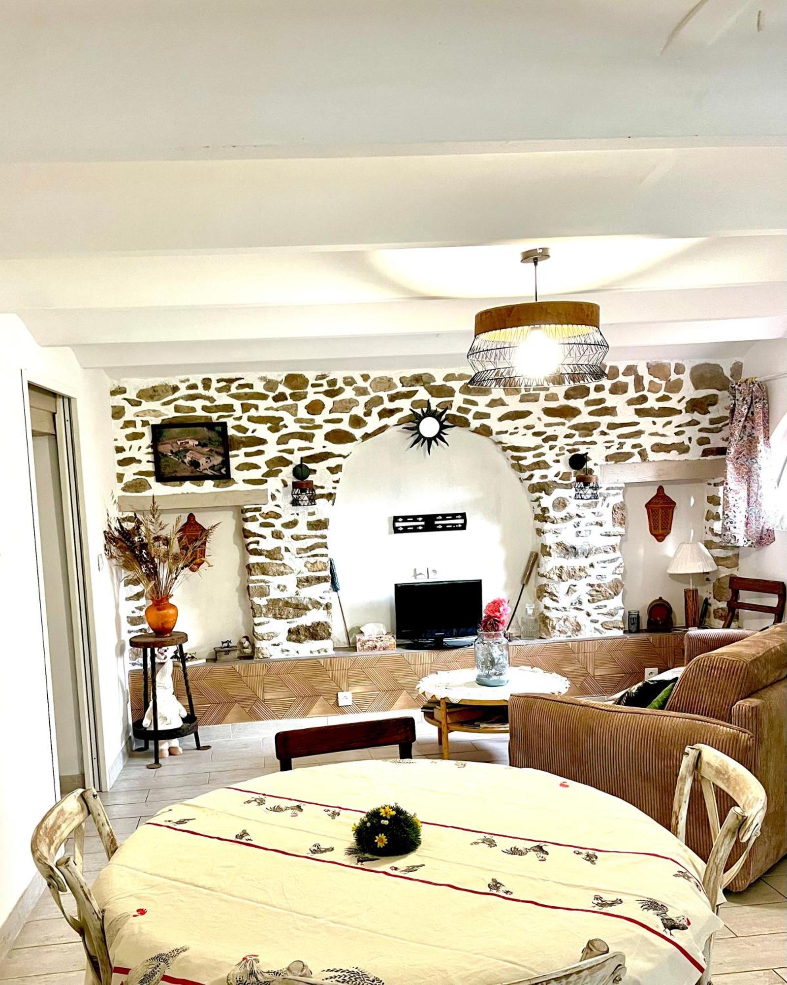 Appartement Cosy Saint-Hilaire-de-Brethmas Екстериор снимка